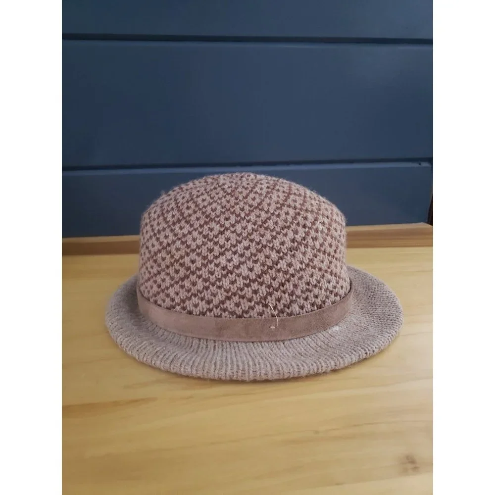 Vintage Pink and Tan Houndstooth Hat with Feather - Picture 3 of 7